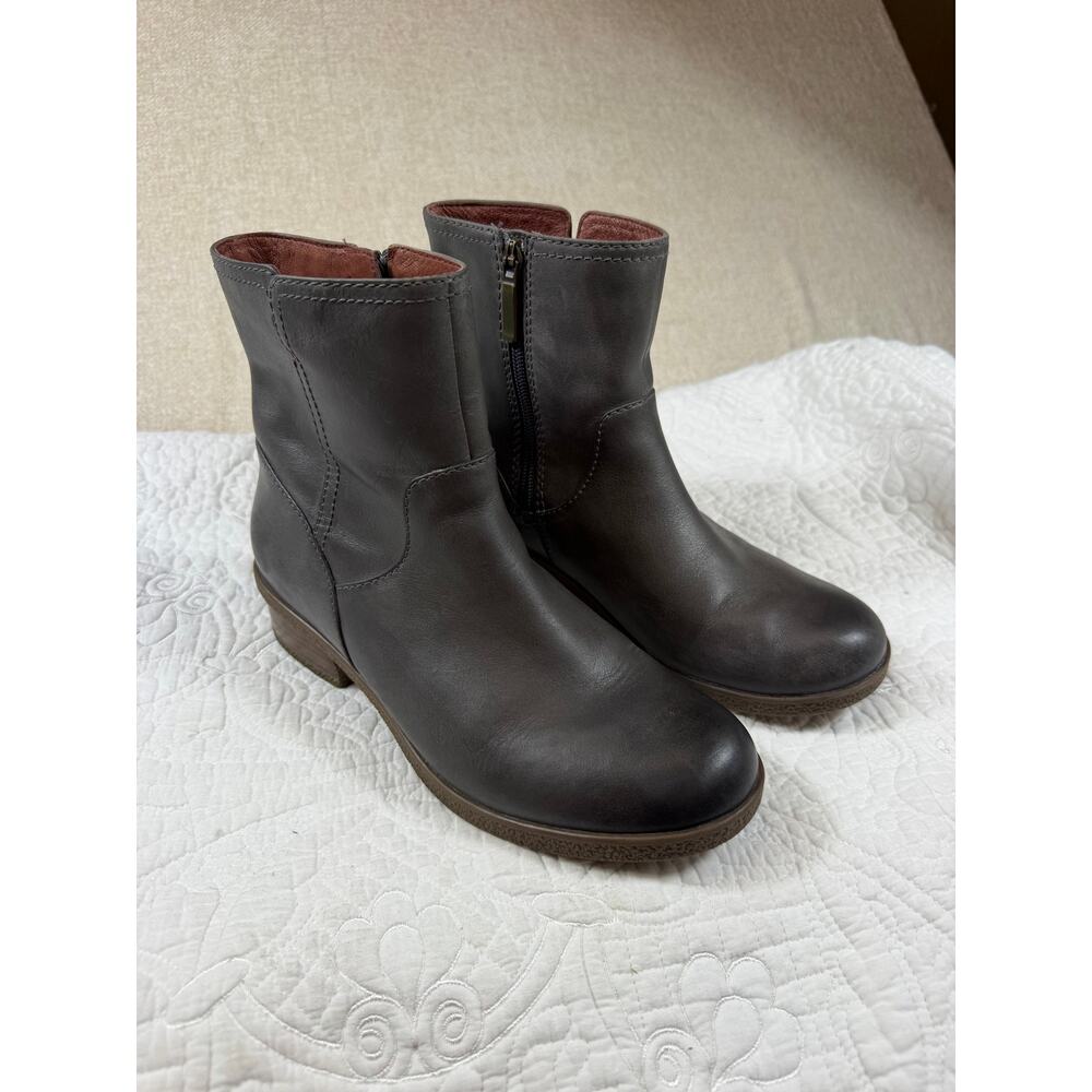 Dansko Women Gray 7.5 Leather Gray Casual Winter Boots Minimalist